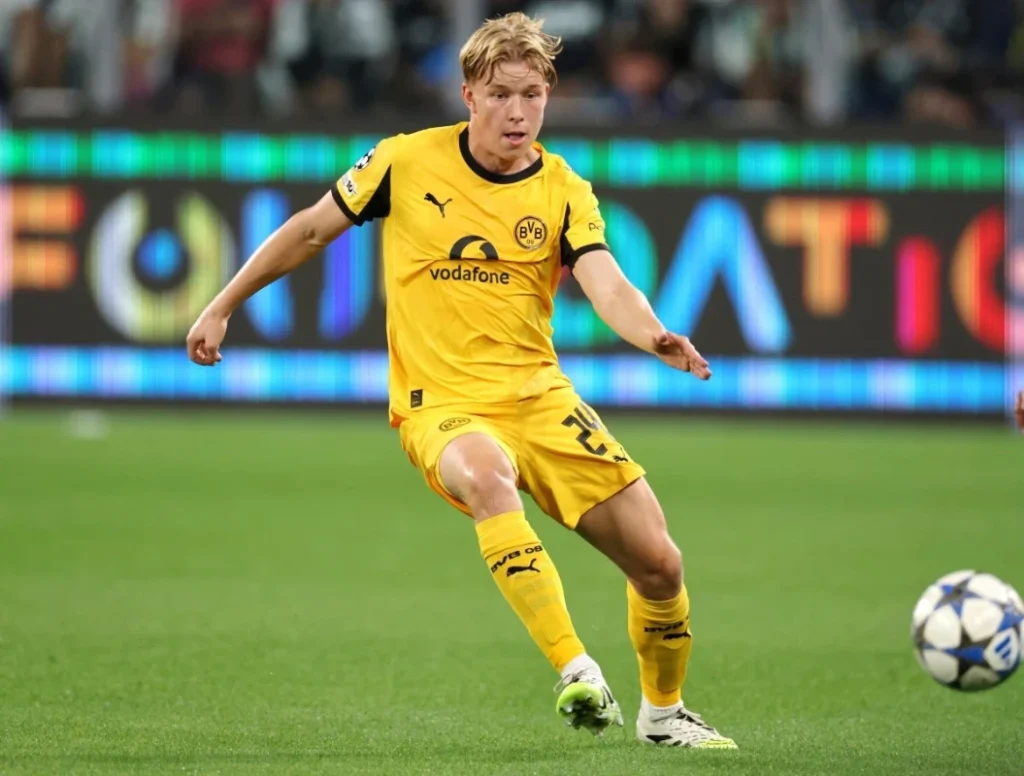Milan i Juventus powalczą o obrońcę Borussii Dortmund. W grze także Arsenal i Manchester United Borussia Dortmund - Daniel Svensson 1