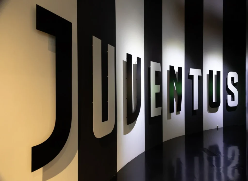 Juventus FC – AC Milan kursy, typy i zapowiedź spotkania (06.09.2026) Juventus - logo napis